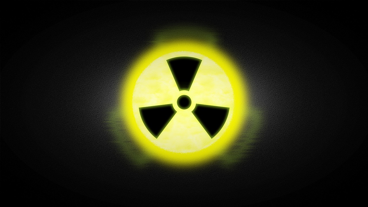 découvrez le fonctionnement des réacteurs nucléaires, leurs applications dans la production d'énergie, ainsi que les enjeux liés à la sûreté et à l'environnement.