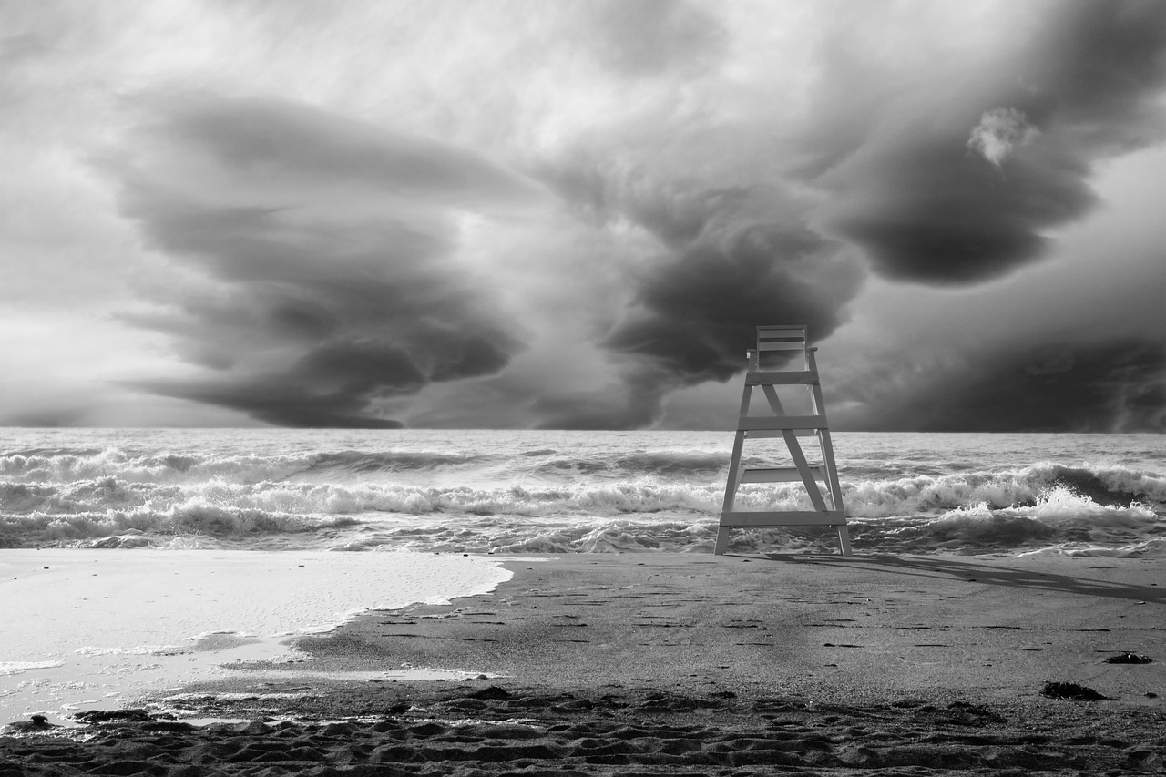 découvrez tout sur les tempêtes : causes, impacts et conseils de sécurité pour vous protéger lors des phénomènes météorologiques violents.
