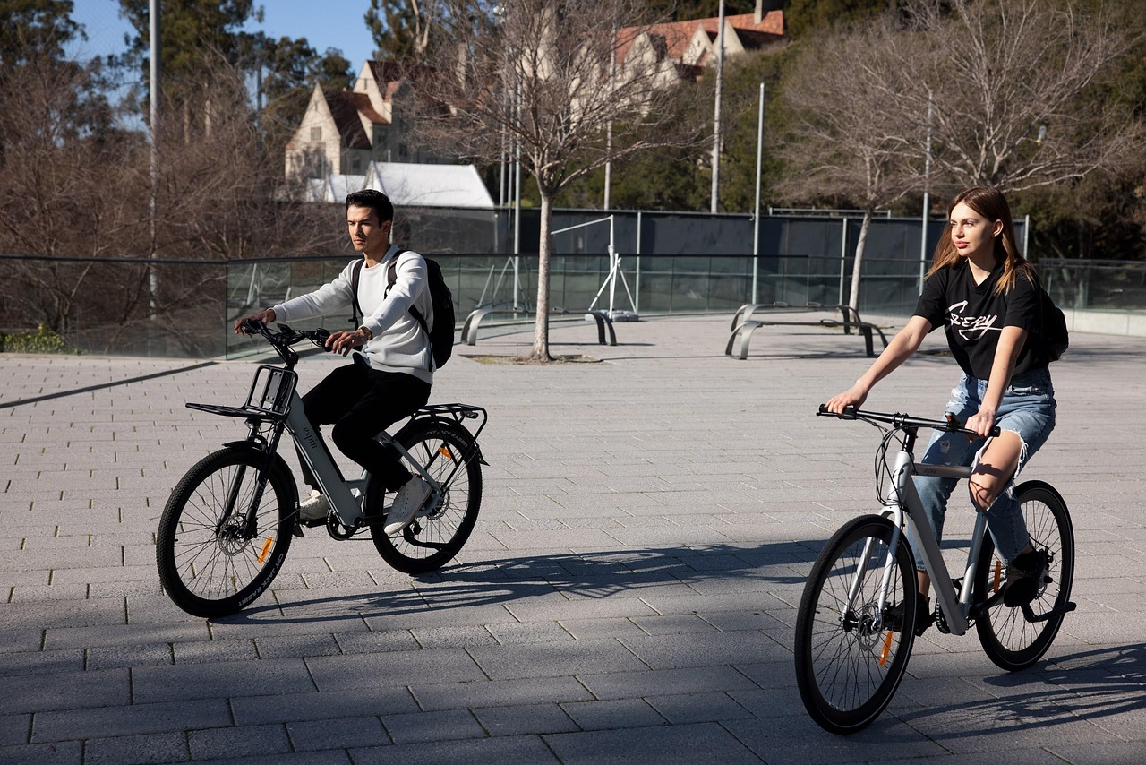 découvrez des solutions de transport urbain écologiques pour réduire votre empreinte carbone tout en facilitant vos déplacements quotidiens en ville.