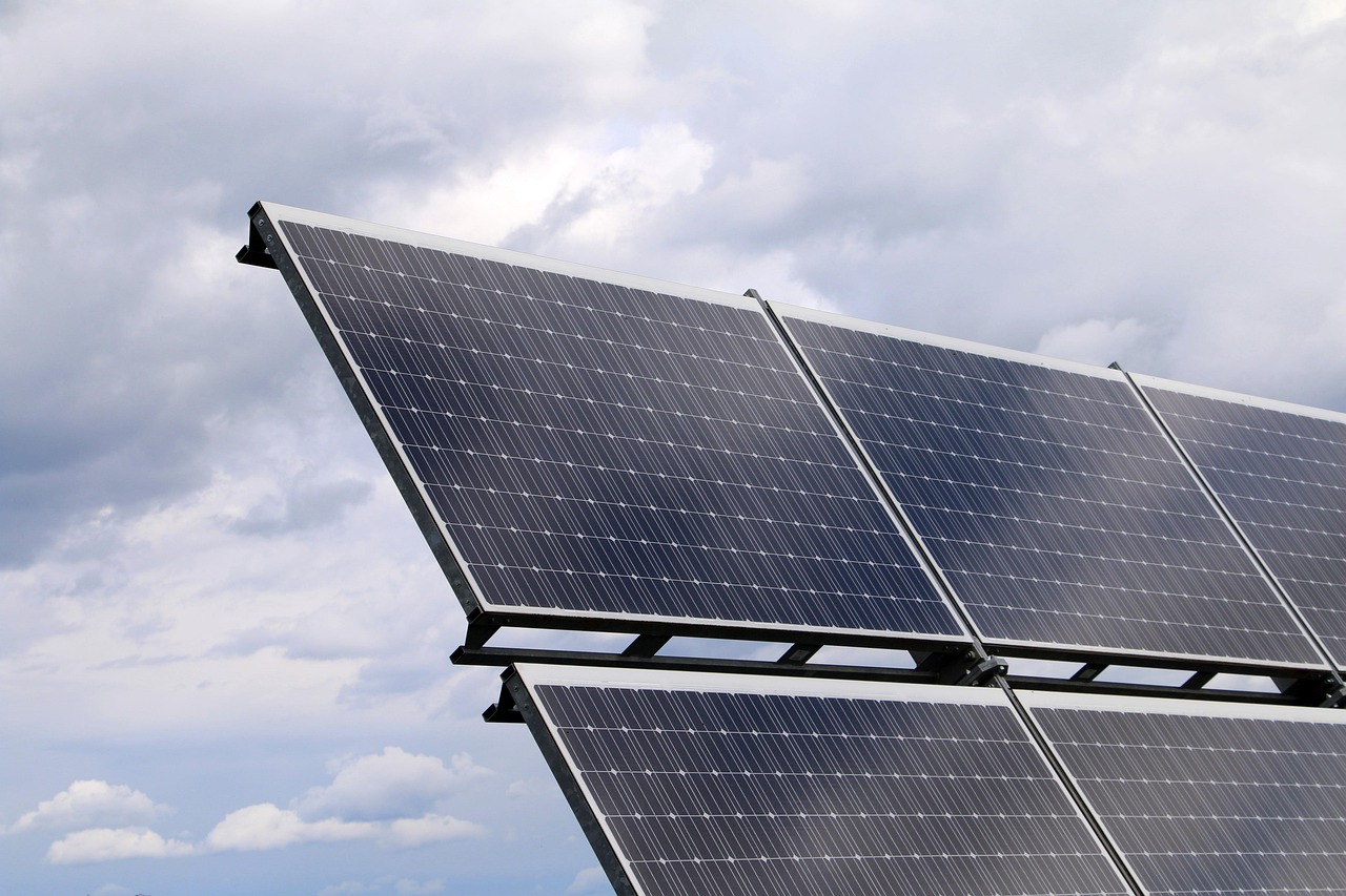 découvrez comment la transition énergétique juste vise à transformer notre société vers des sources d'énergie durables et équitables, tout en garantissant l'inclusion sociale et la protection de l'environnement.
