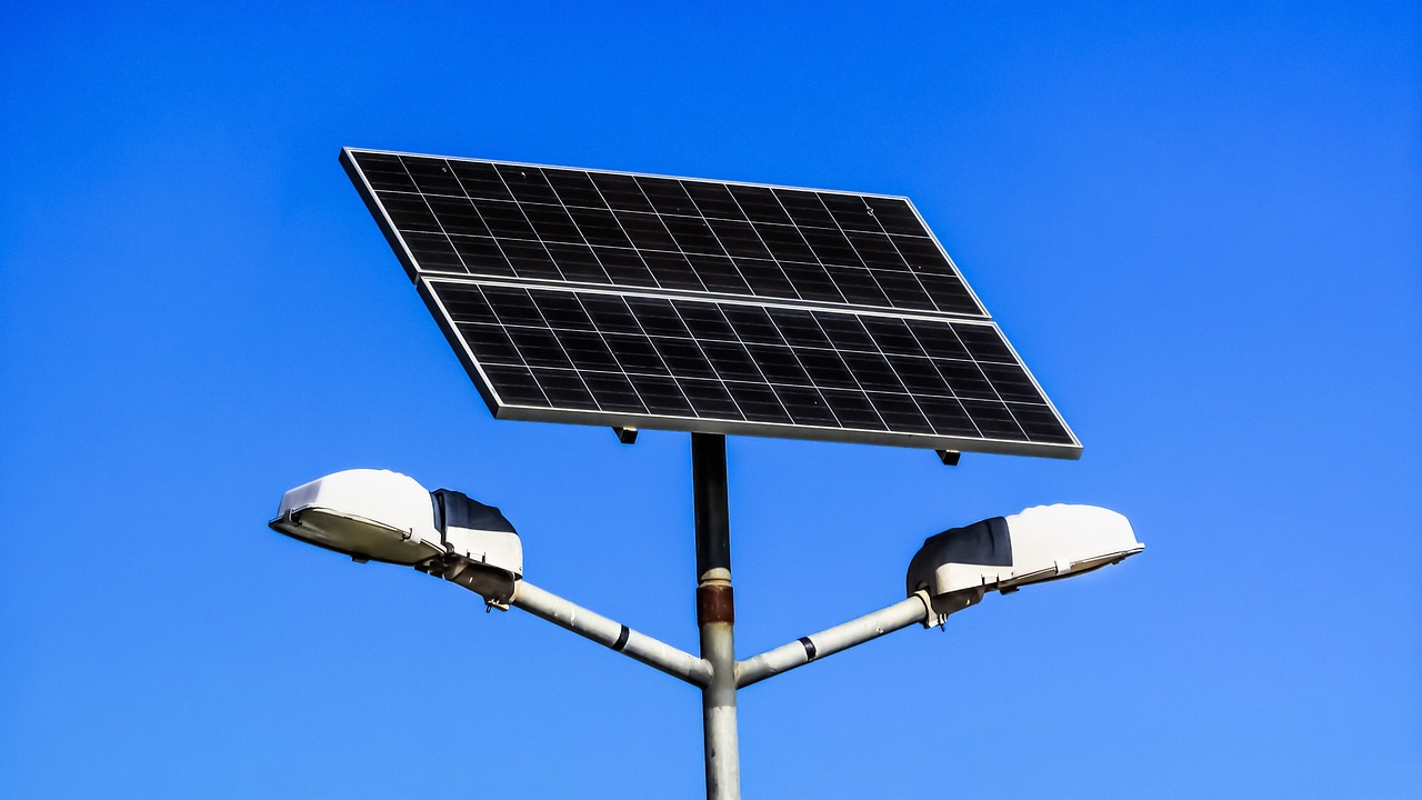 Apparues comme une solution écologique et astucieuse, j’ai finalement choisi de retirer toutes mes lampes solaires de mon jardin…